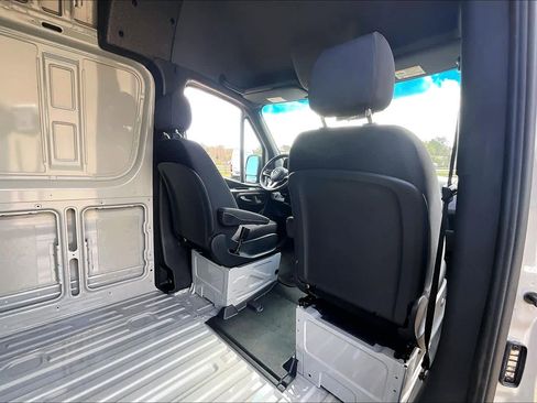 Used 2024 Mercedes-Benz Sprinter 2500 image 14
