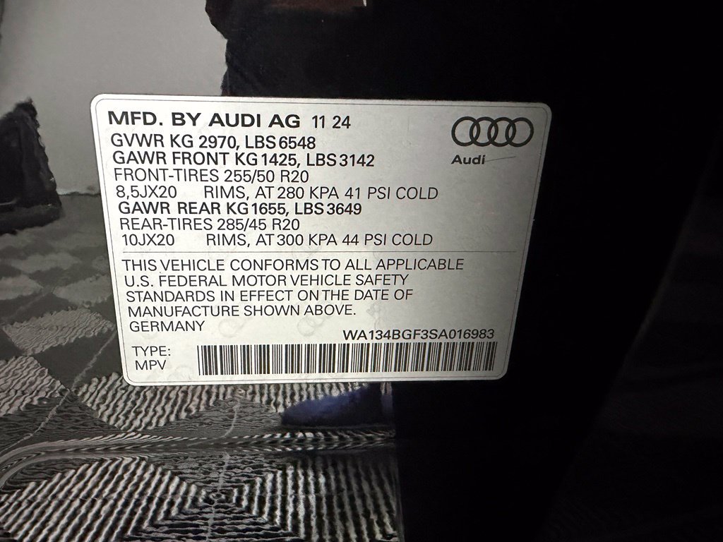 Used 2025 Audi Q6 e-tron Prestige w/ 20" Wheel Package AWD/4WD image 35
