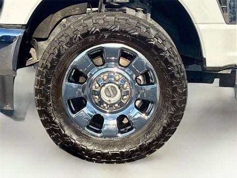 Used 2023 Ford F250 Lariat w/ Chrome Package image 35