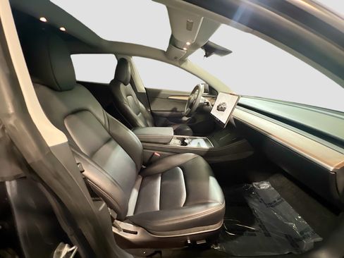 Used 2023 Tesla Model 3 Standard Range RWD image 21