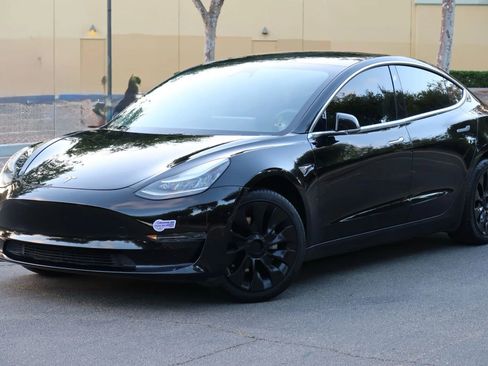 Used 2019 Tesla Model 3 Standard Range Plus image 2