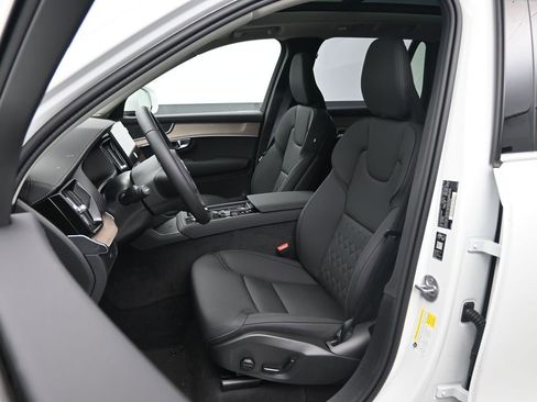 New 2026 Volvo XC90 B6 Plus w/ Protection Package AWD/4WD image 17