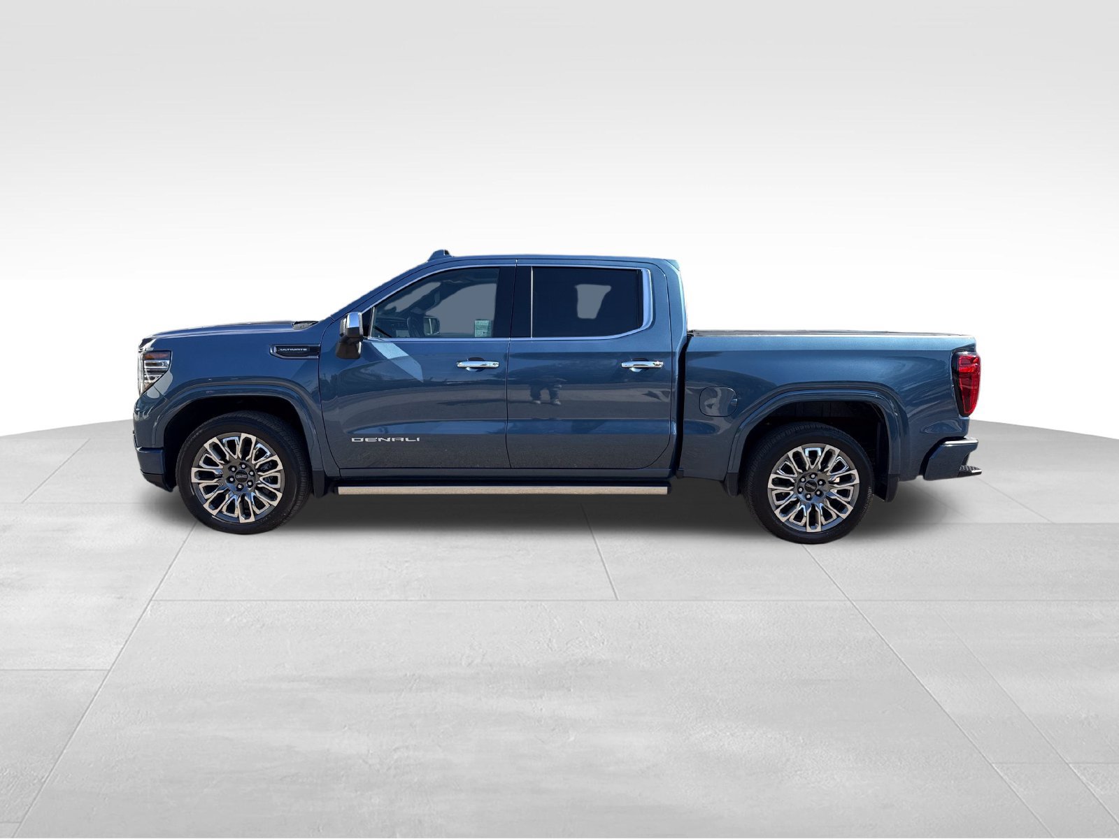 Used 2026 GMC Sierra 1500 Denali Ultimate AWD/4WD image 2