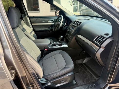 Used 2019 Ford Explorer XLT w/ Class III Trailer Tow Package image 14