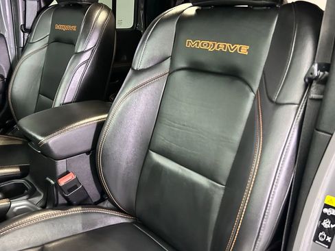 Used 2020 Jeep Gladiator Mojave image 23