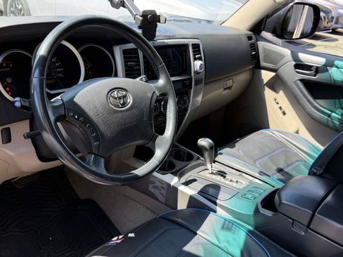 Used 2007 Toyota 4Runner SR5 AWD/4WD image 13