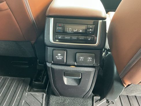 Used 2019 Subaru Ascent Touring w/ Popular Package #3 AWD/4WD image 20