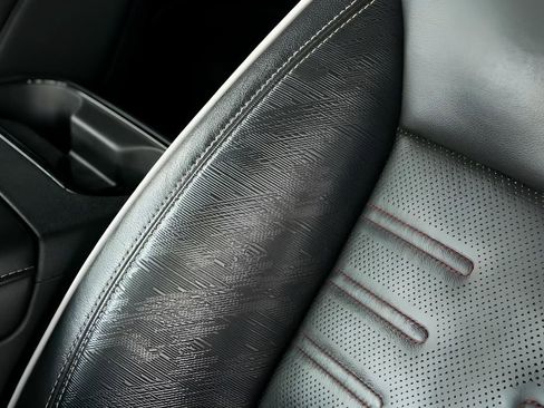 Used 2022 GMC Sierra 1500 AT4X image 46