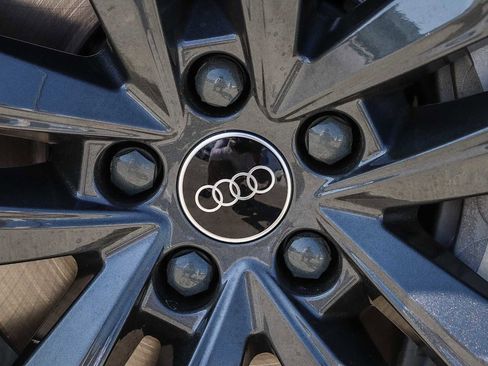 New 2026 Audi Q8 Prestige image 15