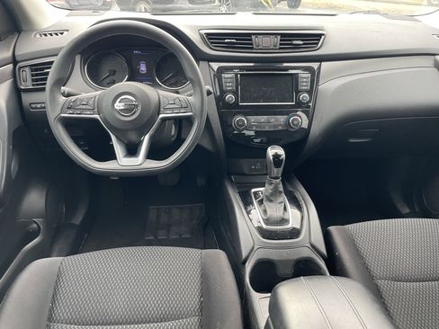 Used 2020 Nissan Rogue Sport S image 7