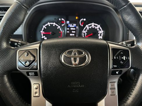 Used 2020 Toyota 4Runner SR5 image 23