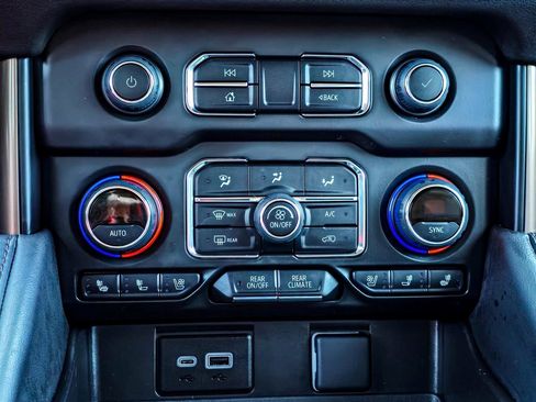 Certified 2024 Chevrolet Tahoe High Country w/ Premium Package image 20