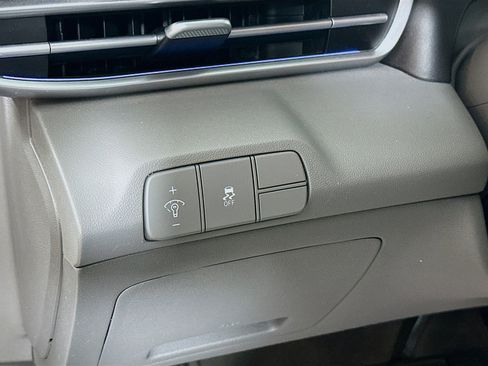 Certified 2024 Hyundai Elantra SEL image 10