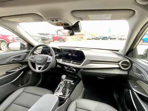 New 2026 Chevrolet Trax ACTIV w/ Sunroof Package FWD image 33