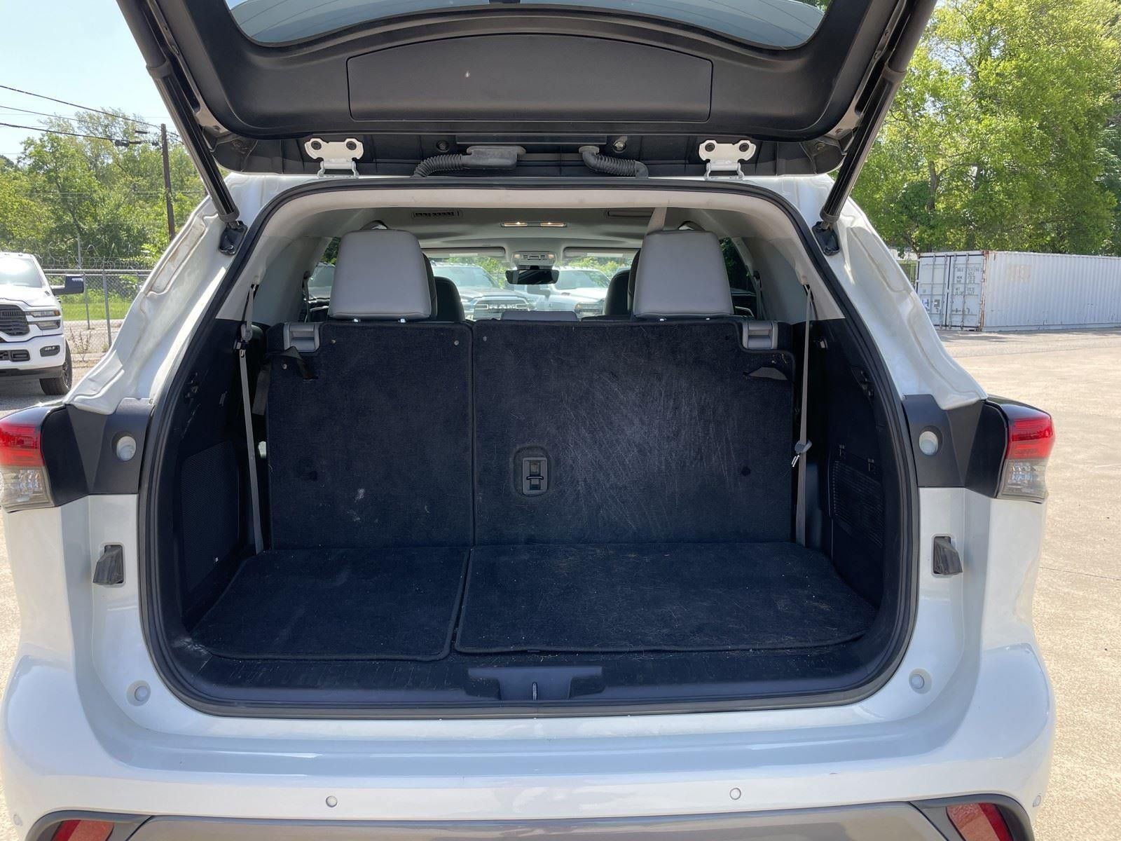 Used 2020 Toyota Highlander Limited FWD image 45