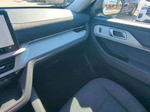 New 2026 Ford Explorer Active image 8