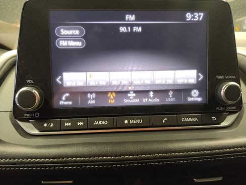 Used 2023 Nissan Rogue SV image 25