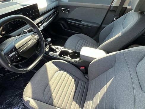 New 2025 Kia K4 EX image 17