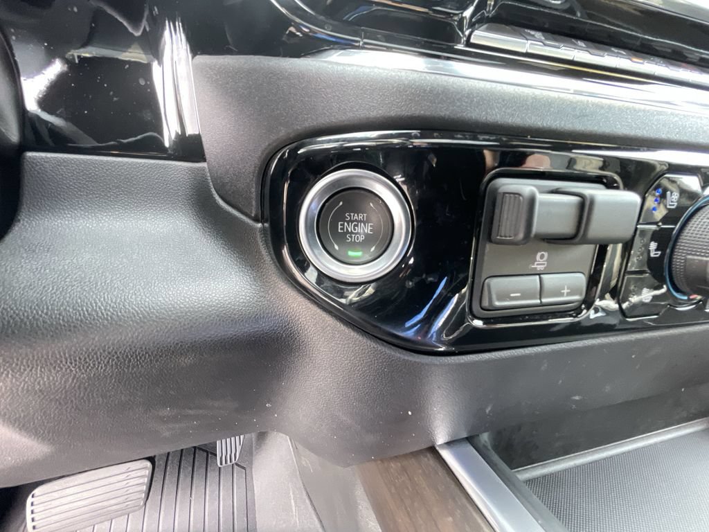 Certified 2025 Chevrolet Silverado 2500 High Country w/ High Country Premium Package AWD/4WD image 17