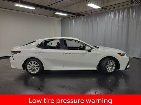 Used 2024 Toyota Camry SE FWD image 9