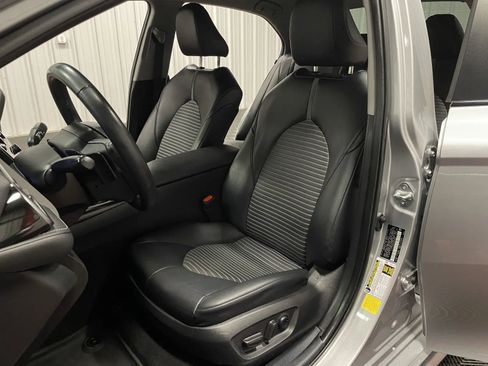 Used 2022 Toyota Camry SE image 34