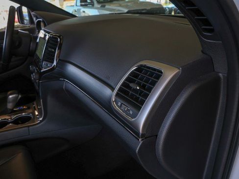 Used 2022 Jeep Grand Cherokee Limited AWD/4WD image 36