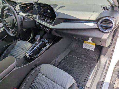 New 2026 Chevrolet Trax LT w/ Driver Confidence Package FWD image 29