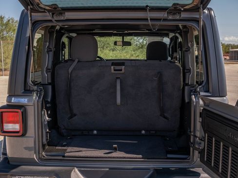 Used 2020 Jeep Wrangler Sport image 23