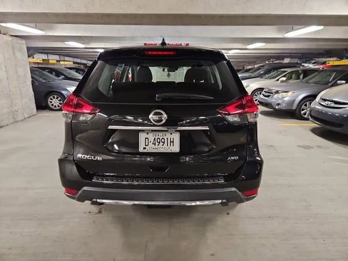 Used 2020 Nissan Rogue S image 10
