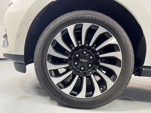 Used 2023 Lincoln Navigator Black Label AWD/4WD image 9