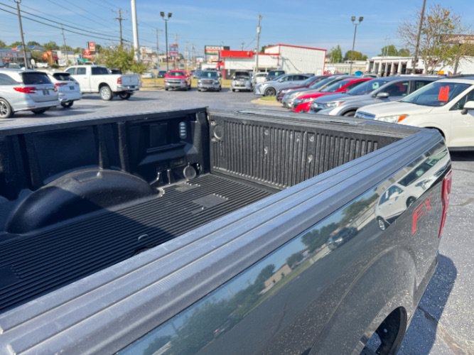 Used 2018 Ford F150 XLT w/ Equipment Group 302A Luxury AWD/4WD image 9