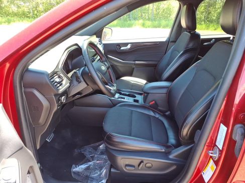 Used 2024 Ford Escape ST-Line w/ Tech Pack #1 AWD/4WD image 13