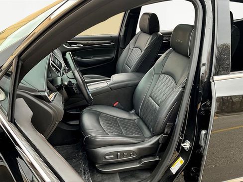 Used 2022 Buick Enclave Avenir w/ Avenir Technology Package image 25