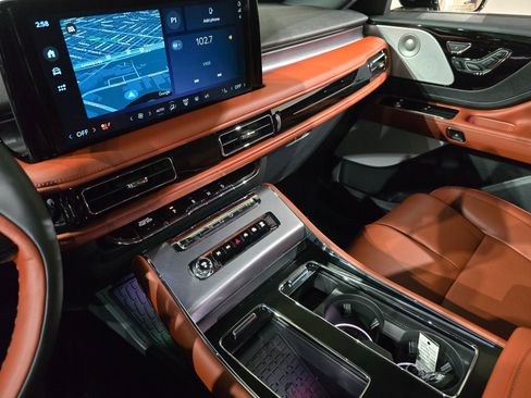 New 2025 Lincoln Aviator Reserve w/ Equipment Group 201A AWD/4WD image 28