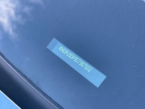 Used 2025 Kia Sportage LX image 29