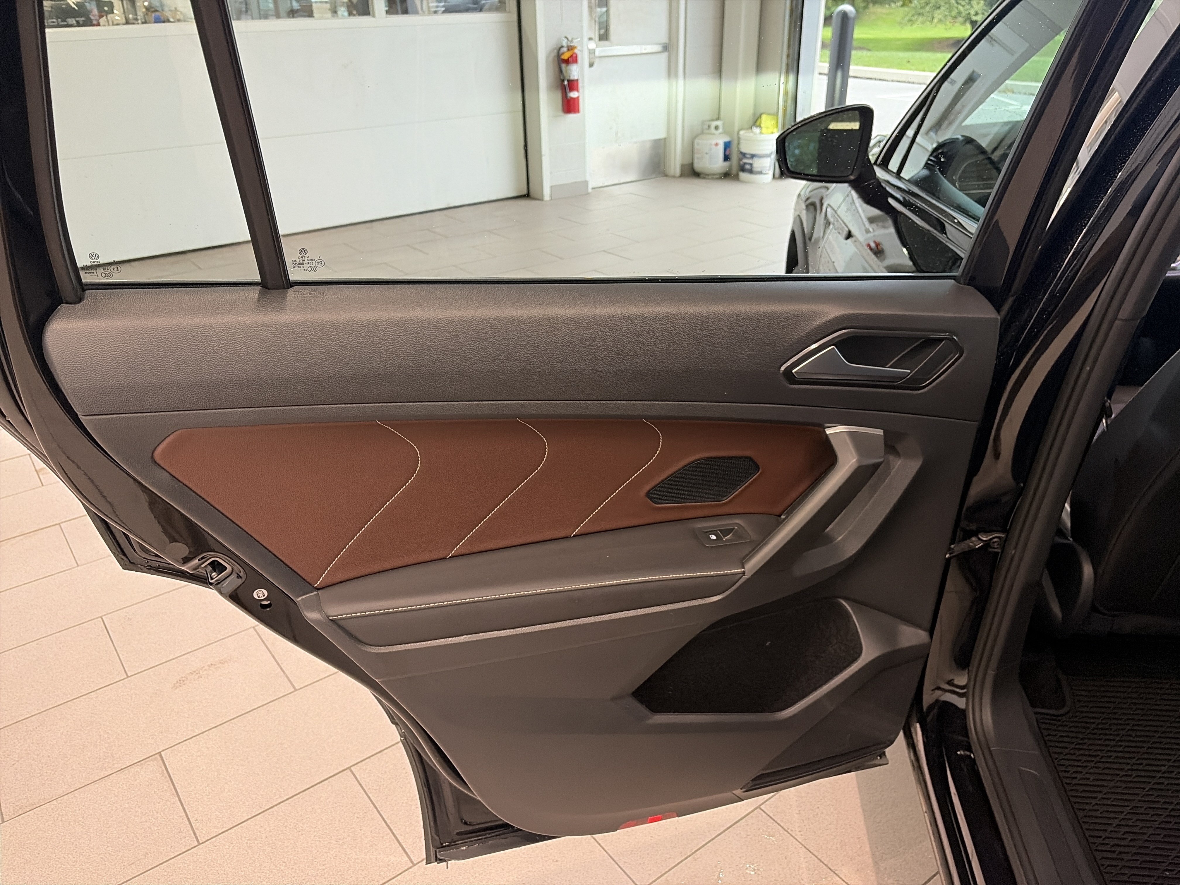 Used 2024 Volkswagen Tiguan SEL R-Line AWD/4WD image 20