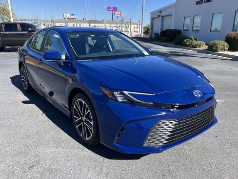 New 2026 Toyota Camry XLE image 7