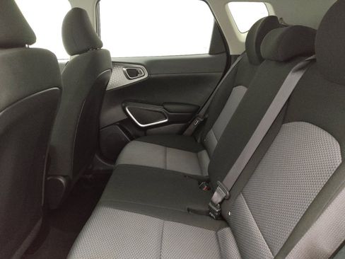 Used 2023 Kia Soul LX w/ LX Technology Package image 18