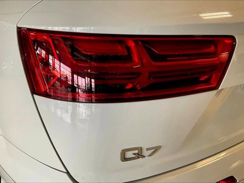 Used 2019 Audi Q7 3.0T Prestige w/ Prestige Package AWD/4WD image 26