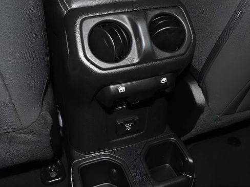 Used 2023 Jeep Wrangler Sahara image 29