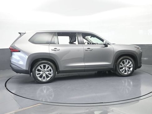 Used 2025 Toyota Grand Highlander AWD image 7