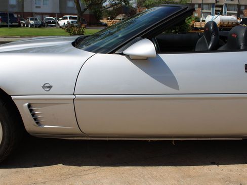 Used 1996 Chevrolet Corvette Convertible RWD image 39