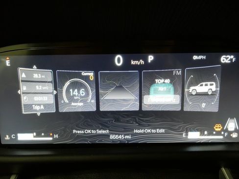 Used 2023 Jeep Wagoneer L Series III w/ Preferred Equipment Group image 13