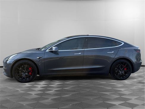 Used 2019 Tesla Model 3 Performance image 2