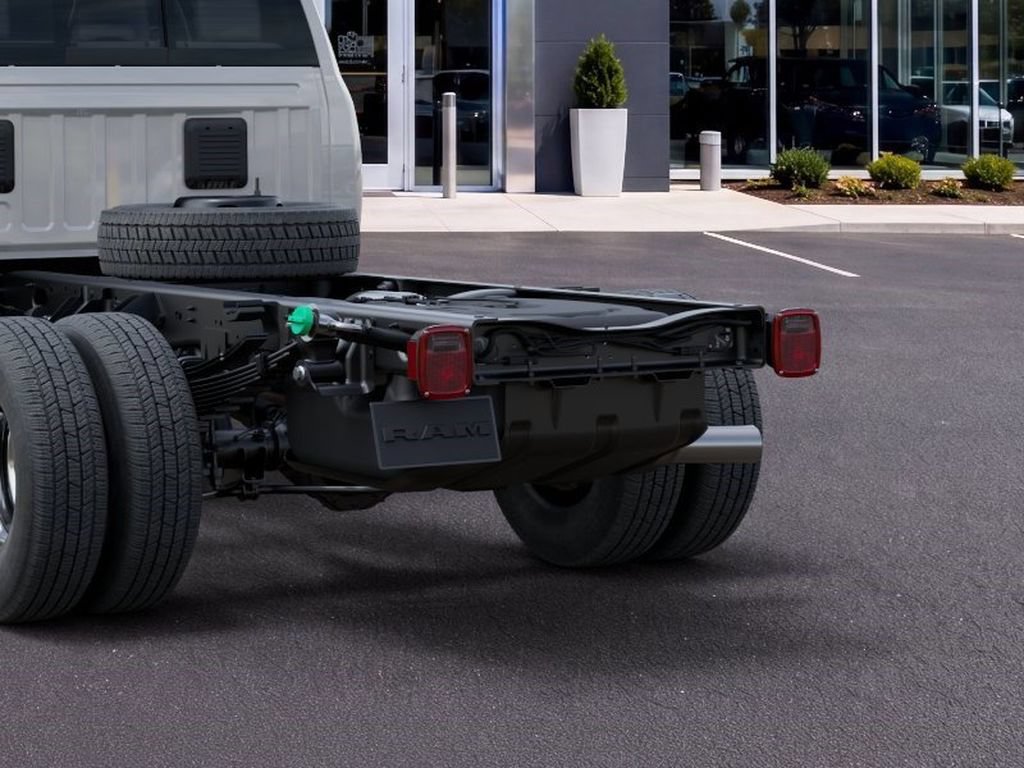 New 2026 RAM 3500 Big Horn AWD/4WD image 13