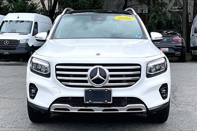 Used 2026 Mercedes-Benz GLB 250 4MATIC image 2