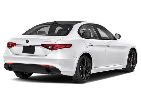 Used 2020 Alfa Romeo Giulia w/ Nero Edizione image 2