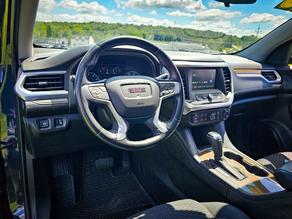 Used 2018 GMC Acadia SLE FWD image 12