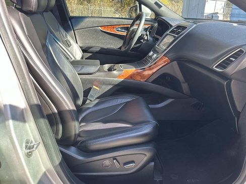 Used 2017 Lincoln MKX Select w/ Select Plus Package image 13