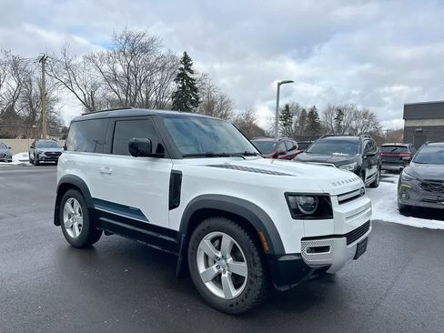Used 2025 Land Rover Defender 90 S image 15